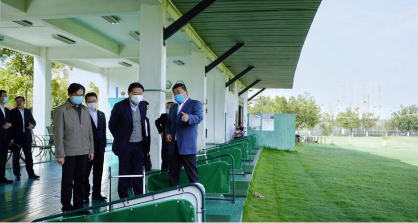 尊龙凯时集团党委书记、董事长任丁率队考察四川旅游学院